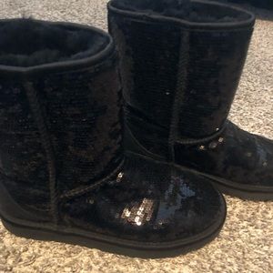 Gently worn twice. Black sequin authentic Uggs. Size 7 women.